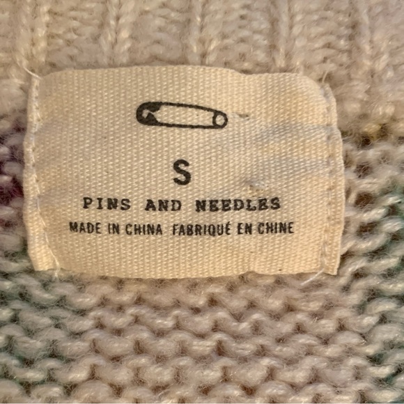 Pins & Needles Urban Outfitters Knit Sweater Rose Printed Pattern - Picture 2 of 9